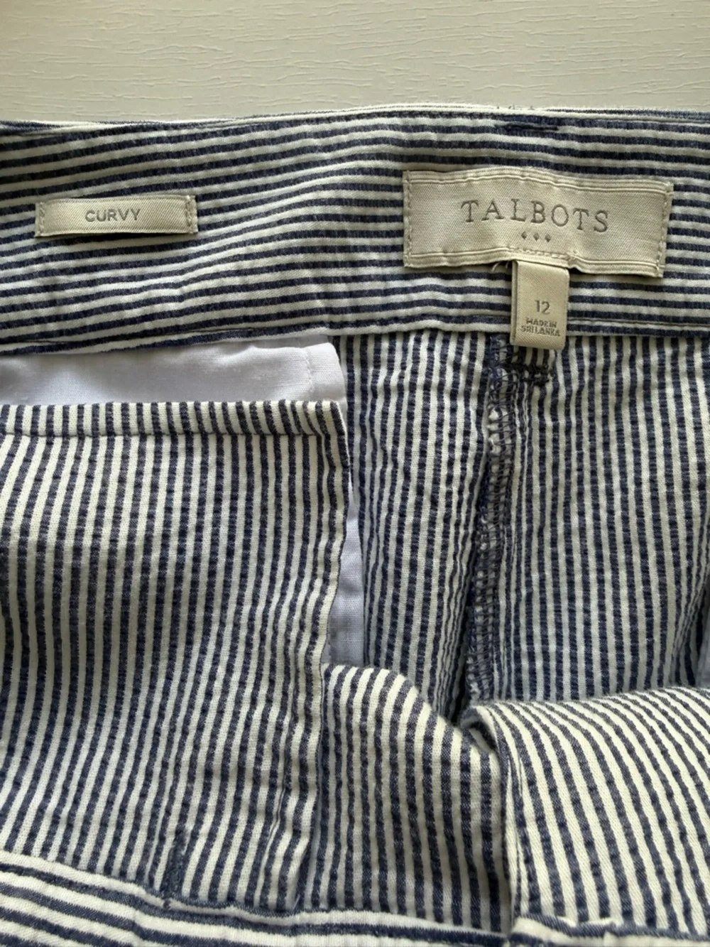 Talbot’s 100% Cotton Cropped Blue and White Striped Seersucker Curvy Pants- 12 - Picture 5 of 6